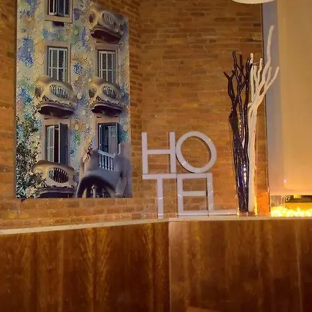 Hotel Aranea 3*