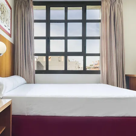 Aranea Hotel 3*